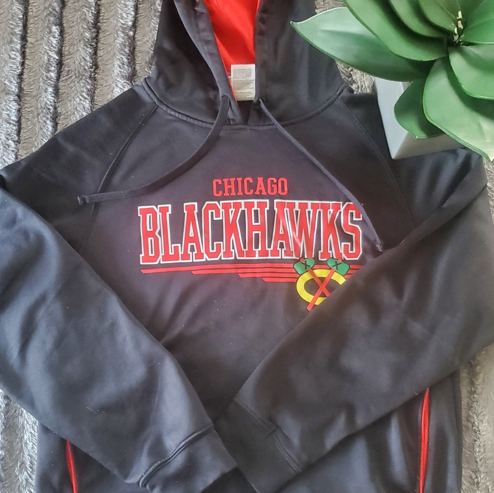 Blackhawks pullover sweater